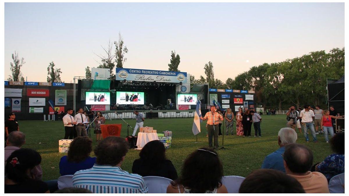 www.minutoneuquen.com fiestapera2