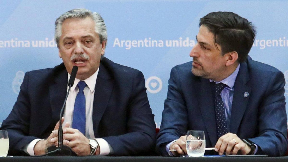 el-presidente-alberto-fernandez-y-el-ministro-educacion-la-nacion-nicolas-trotta