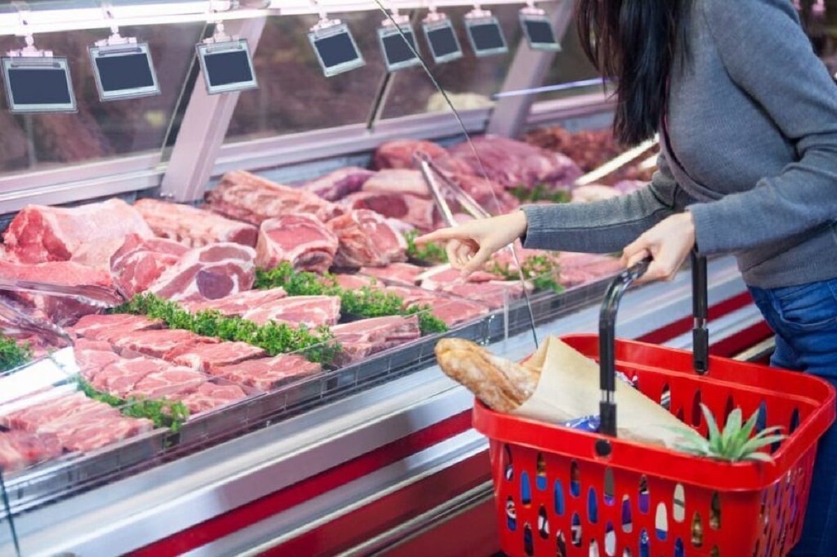 Consumidora-comprando-carne-fresca_1417968230_445006_1024x683