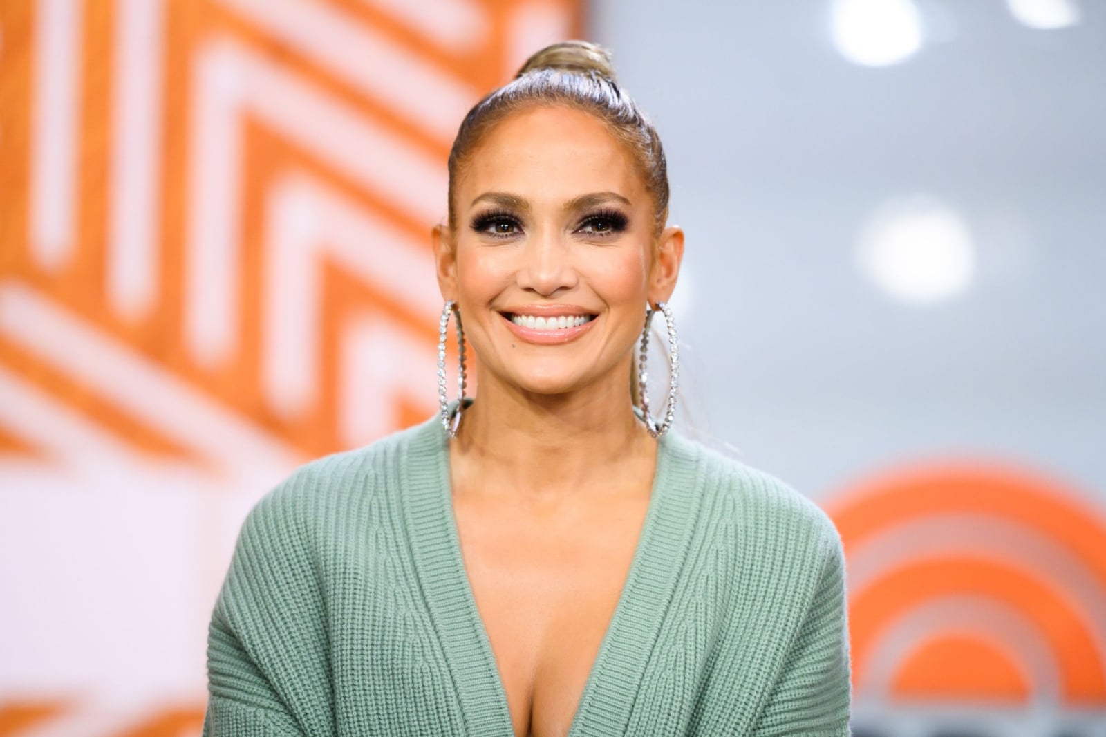 jennifer-lopez-selfie-instagram-1589995470