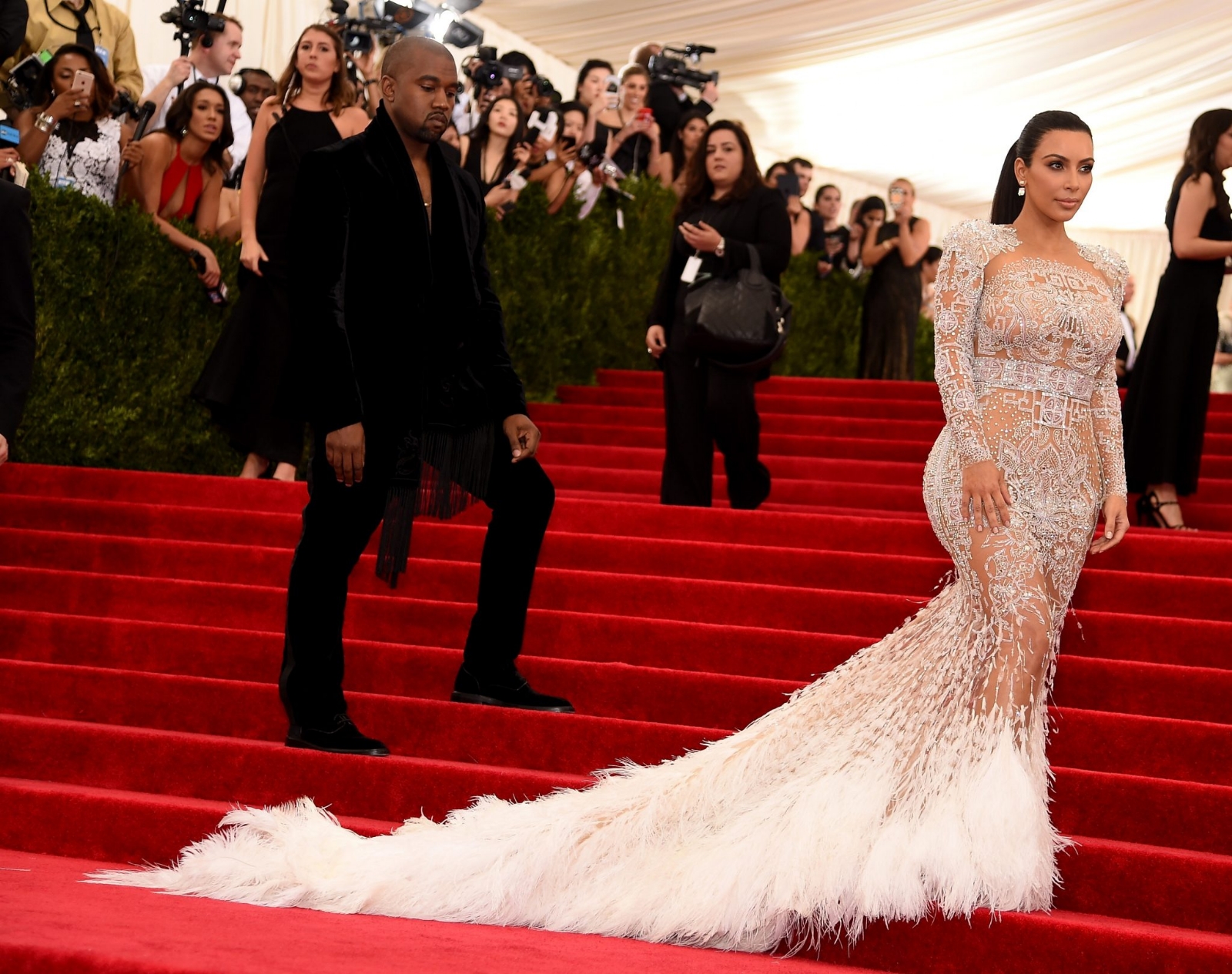 kim-kardashian-kanye-west-met-gala-2015-10