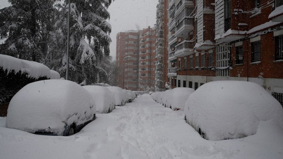 Madrid-sepultada-dejado-temporal-Filomena_1426967295_16287351_1200x675