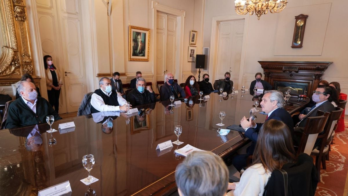 alberto-fernandez-se-volvio-reunir-la-cgt-casa-rosada-acordaron-impulsar-nueva-ley-condiciones-laboraldesjpg