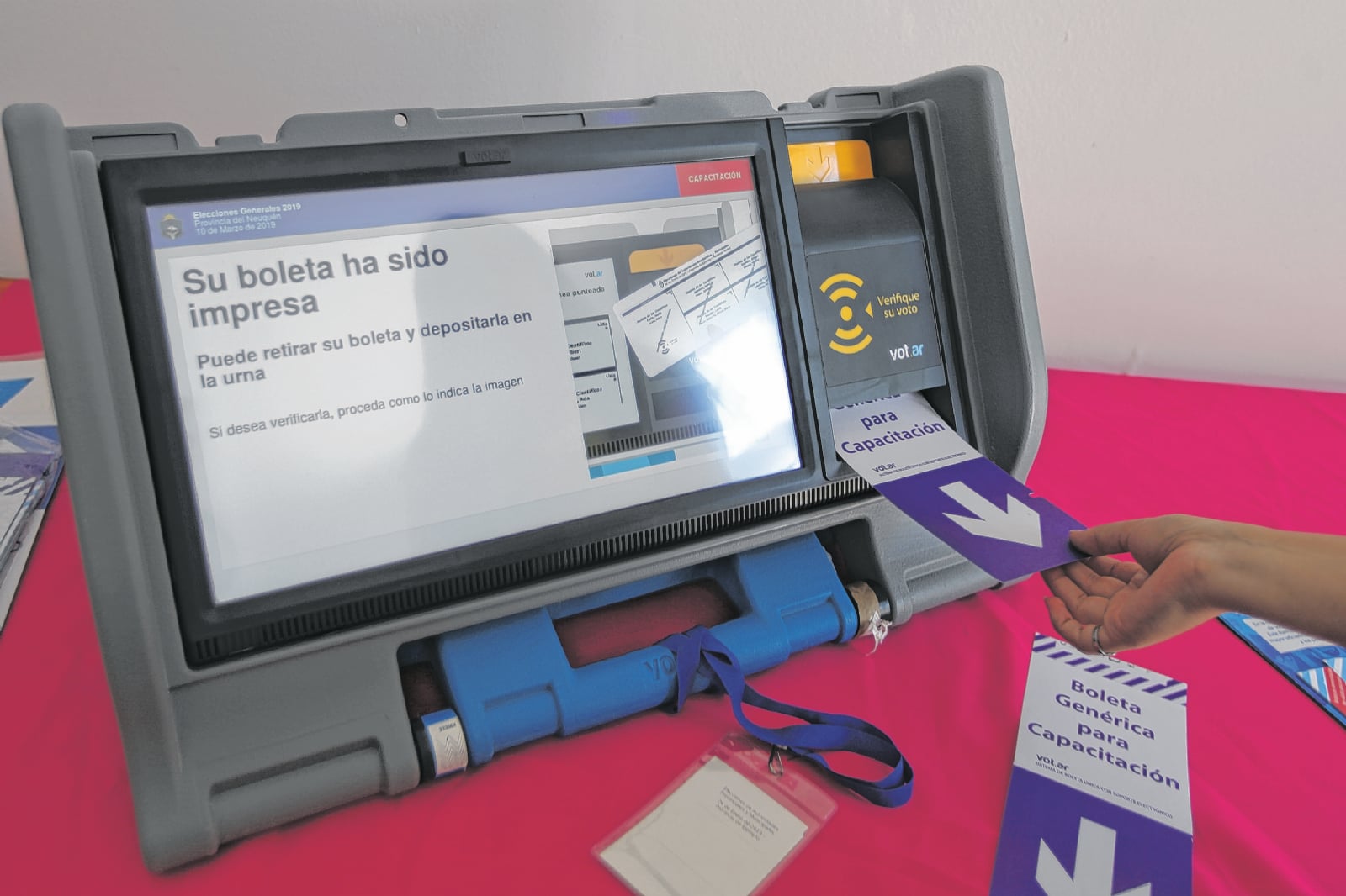 Imagen-Nqn-Voto-electronico-capacitación-10613393