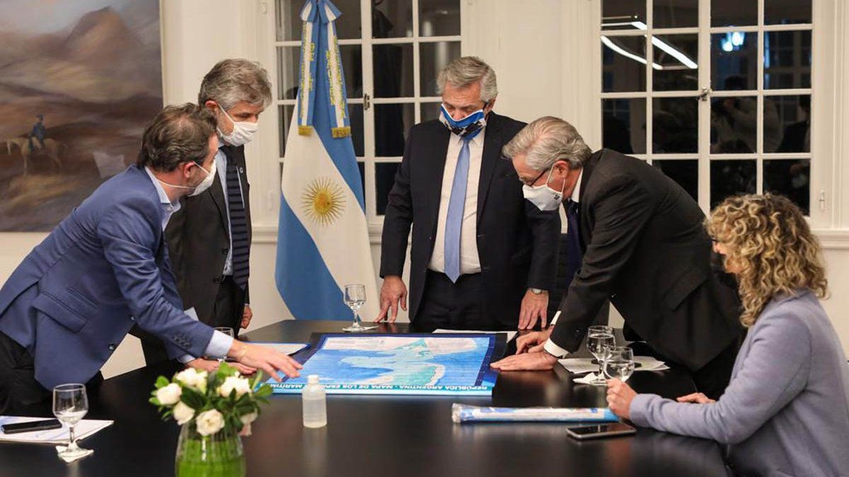 malvinas-olivos-fernandez-filmus-sola-libermanjpeg