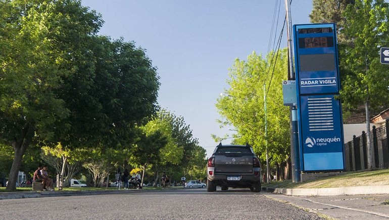 totem-velocidad-rada-avenida-olascoaga-al-1750 (1)