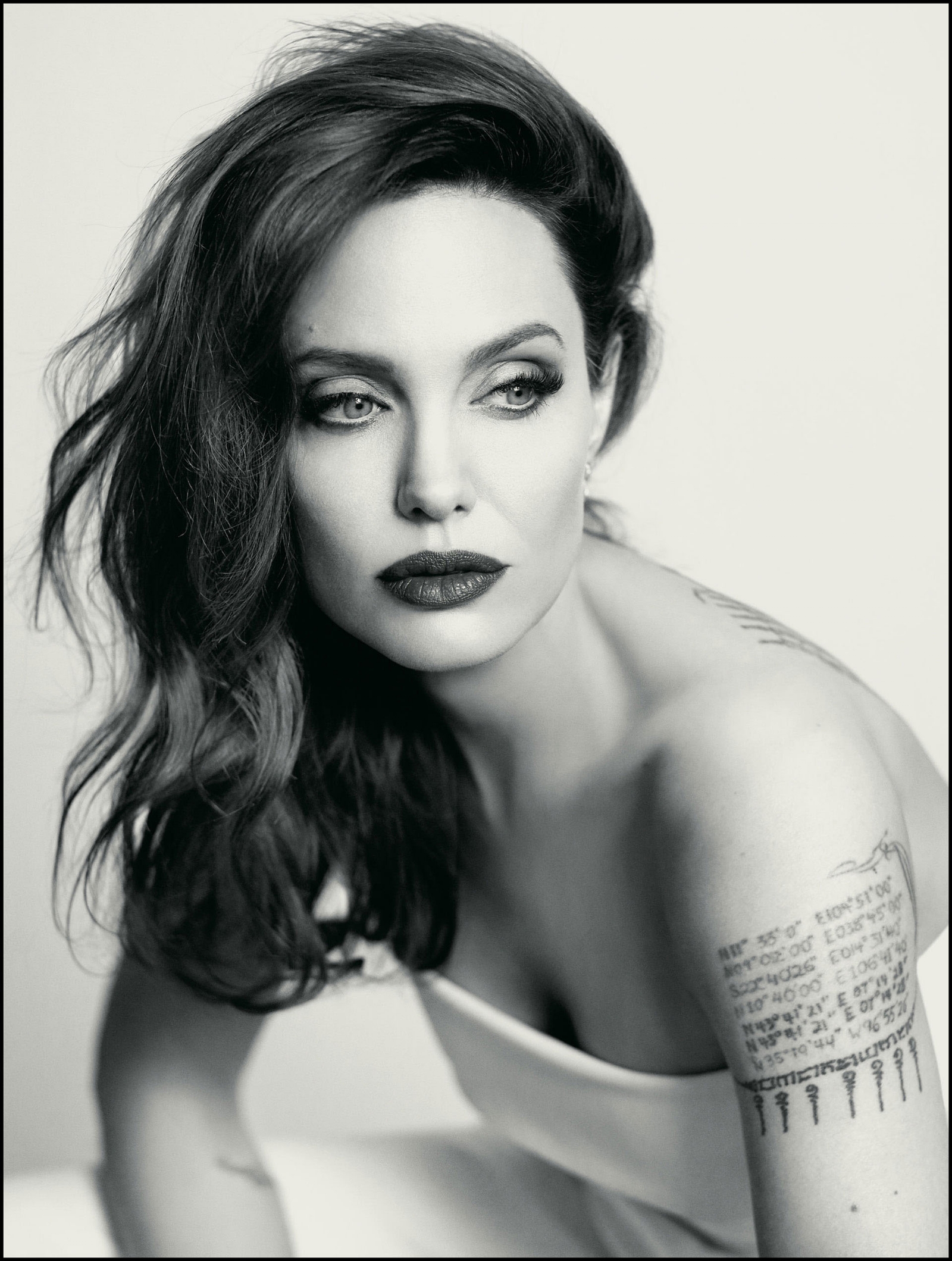 PARATI-NEWS-ANGELINA-JOLIE-5