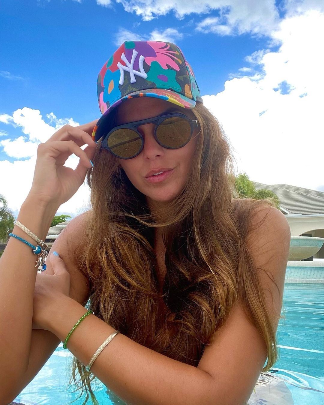 LOLY ANTONIALE 3