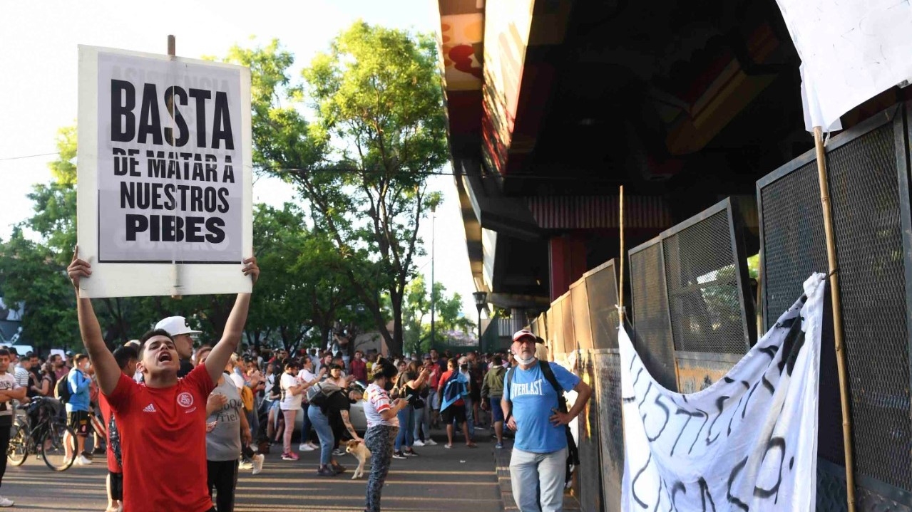 lucas-gonzalez-marcha-comisaria