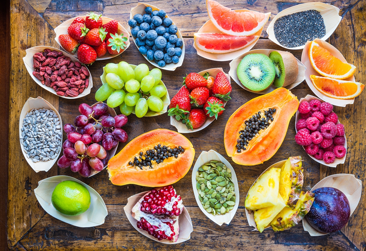 Fruit_Grapes_Pumpkin_Strawberry_Raspberry_519875_1280x879