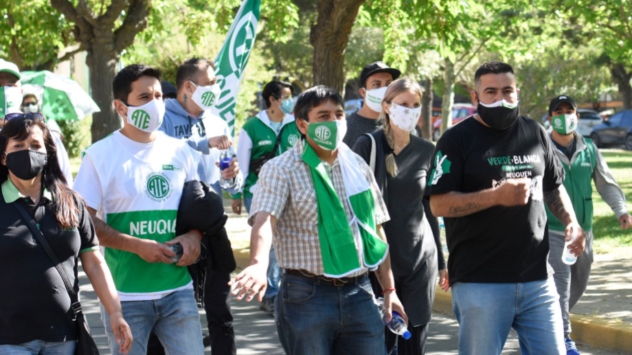 ag-nqn-Ate-marcho-hacia-los-puentes-Quintriqueo-secretario-general-del-gremio-salto-2