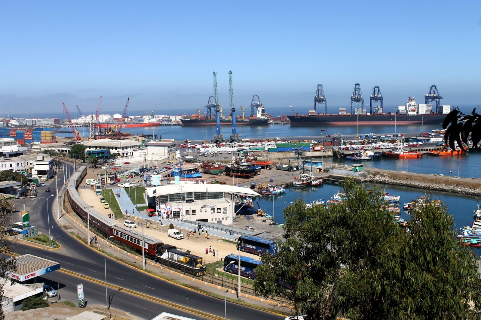 Puerto_San_Antonio_-_13022826444