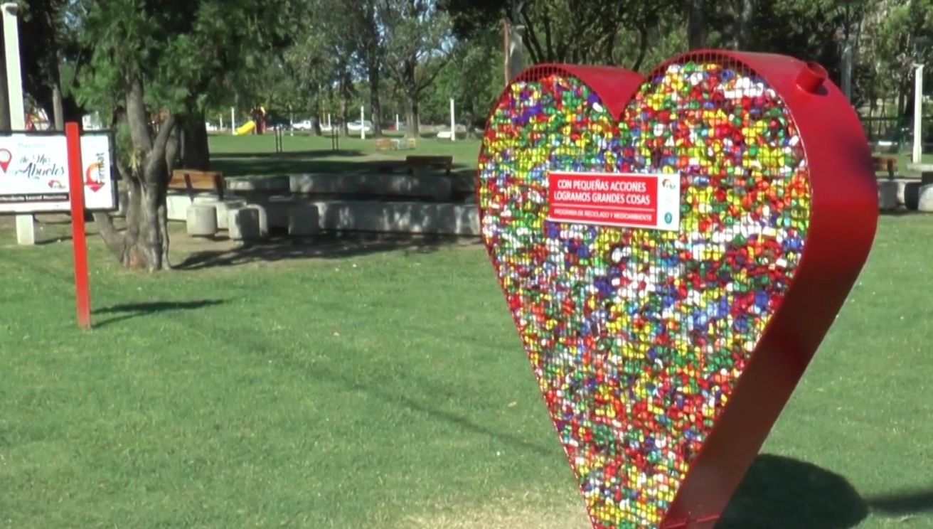 www.minutoneuquen.com corazon de tapitas