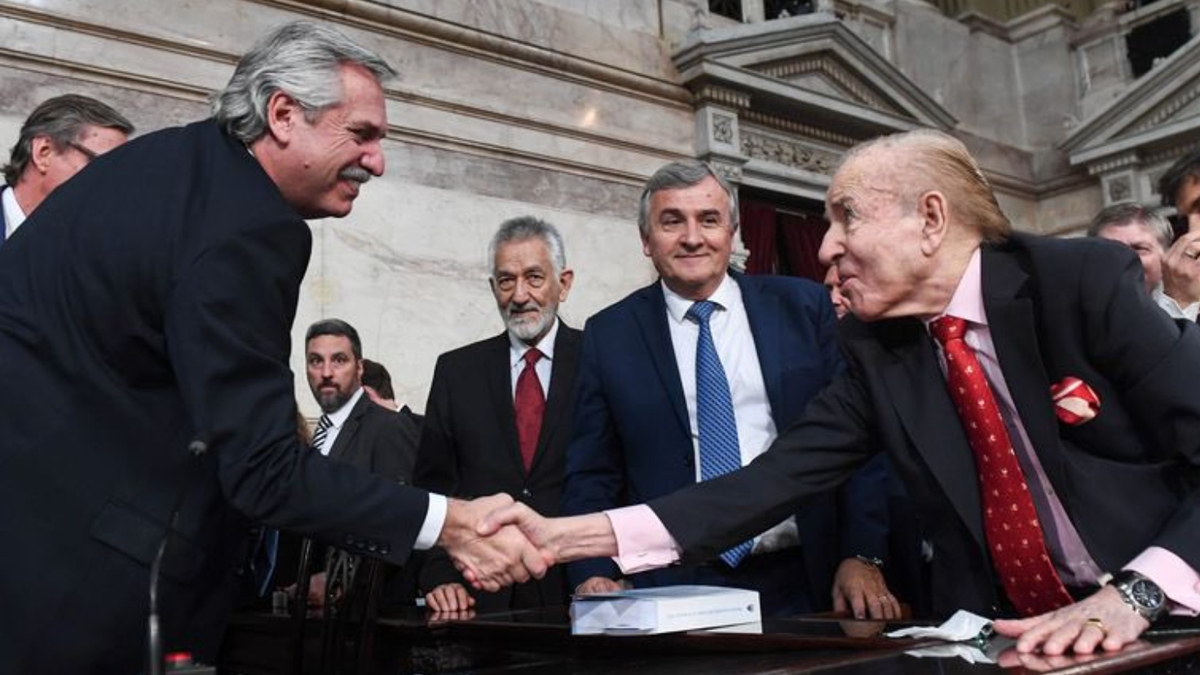 carlos-menem-felicita-alberto-fernandez-su-asuncion-como-presidente