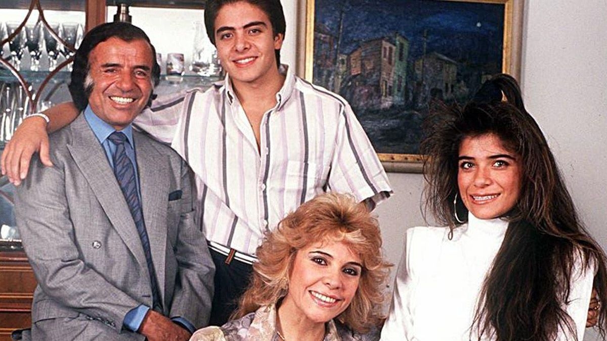 la-familia-presidencial-1990-carlos-menem-zulema-yoma-y-sus-hijos-carlos-menem-jr-y-zulema-menem