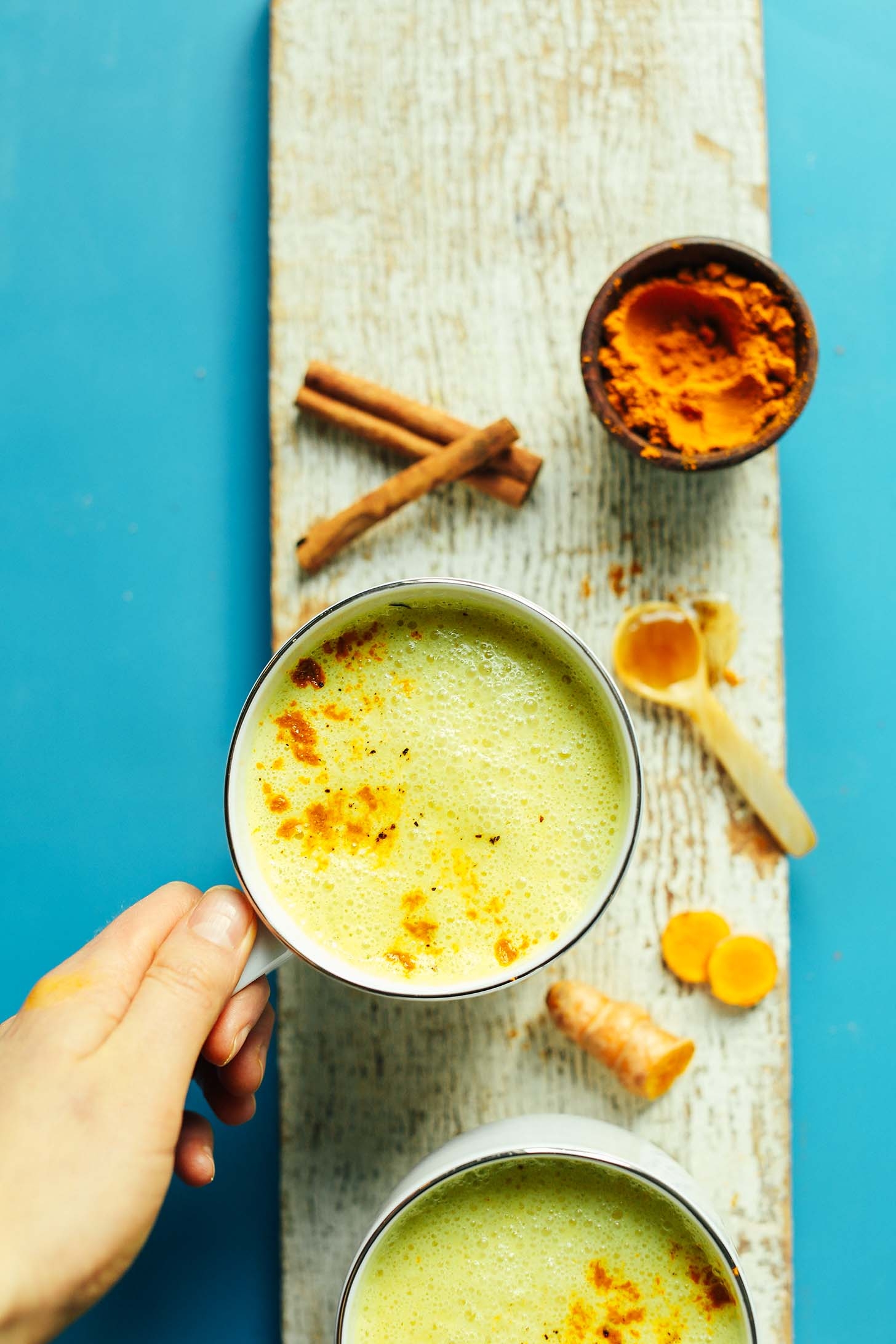 CREAMY-Golden-Milk-Latte-in-5-minutes-Anti-inflammatory-healthy-digestion-SO-delicious-vegan-glutenfree-healthy-goldenmilk-turmeric