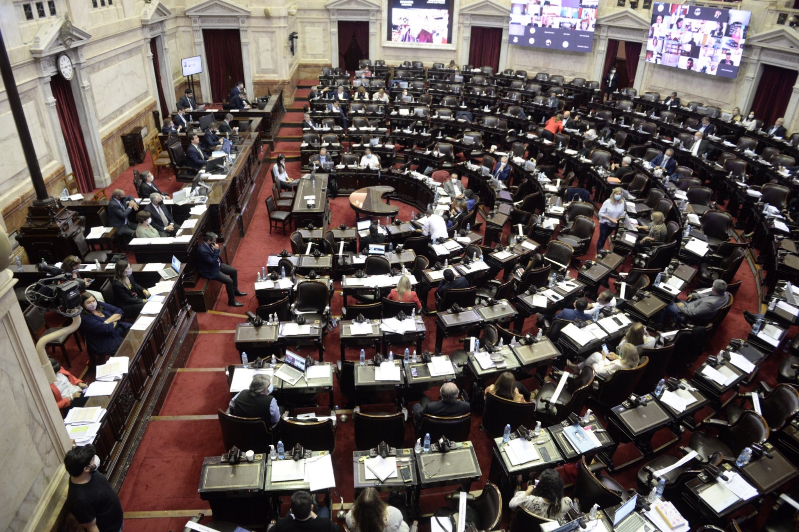 DIPUTADOS