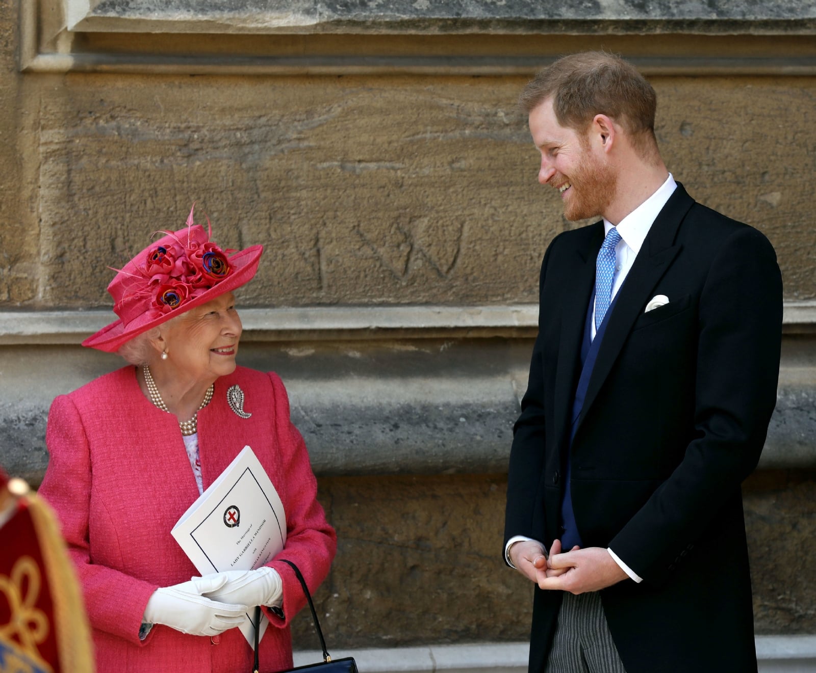 reina isabel II y harry