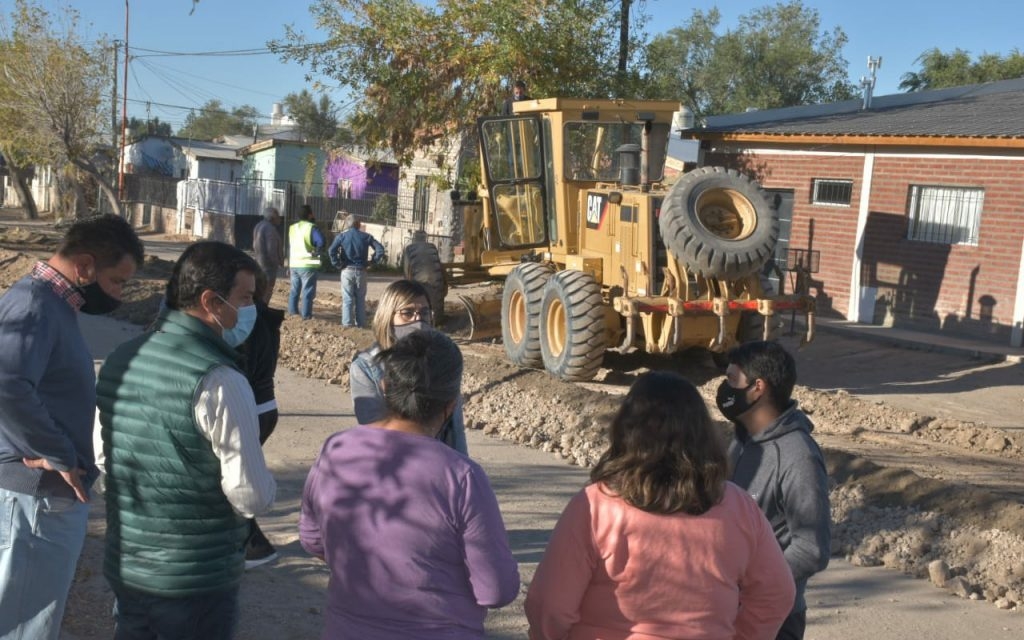 Comenzo-la-obra-de-cordon-cuneta-en-el-B°-70-Viv.-2-1024x640