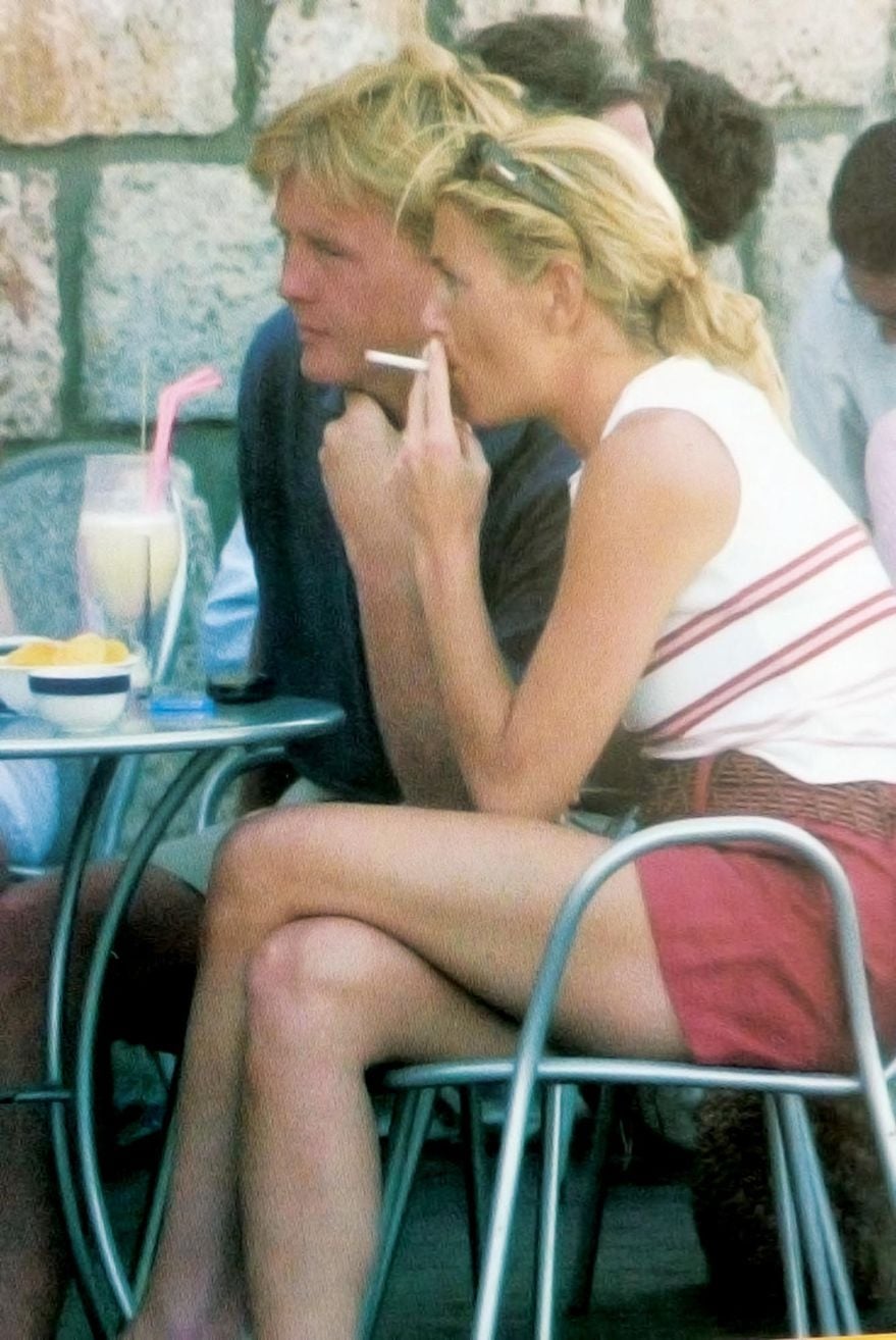 maxima de holanda fumando 1