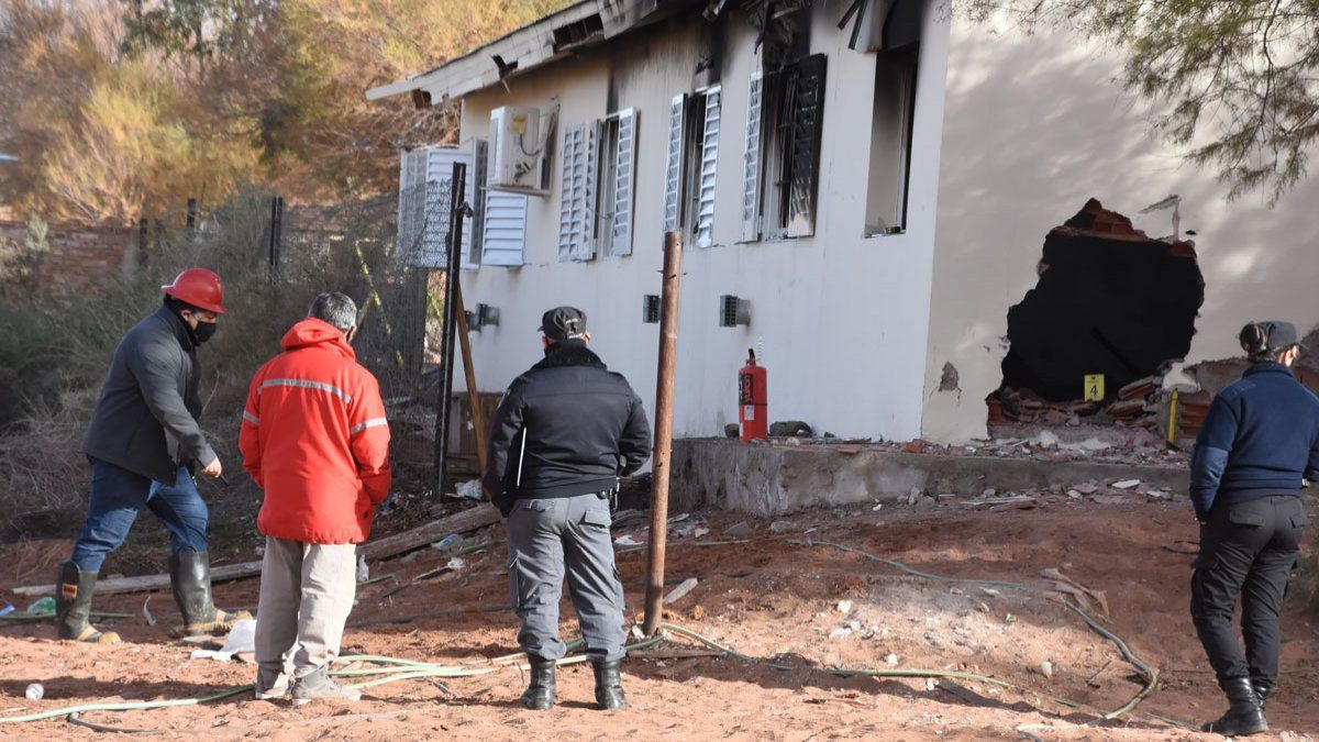 explosion-aguada-san-roque-escuela-tragedia-maestre-incendio9jpg