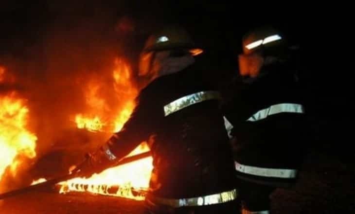 bomberos-1-696x522
