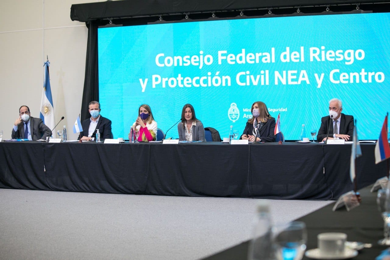 emergencia_hidrica_cafiero_y_frederic_encabezaron_la_apertura_del_consejo_federal_de_gestion_del_riesgo_y_proteccion_civil_2