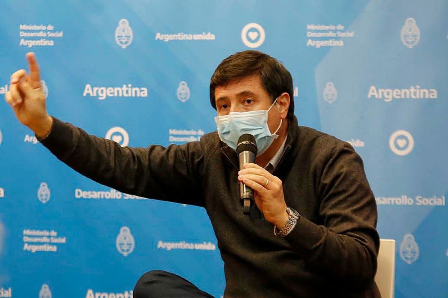 49159-coronavirus-el-ministro-daniel-arroyo-dio-positivo