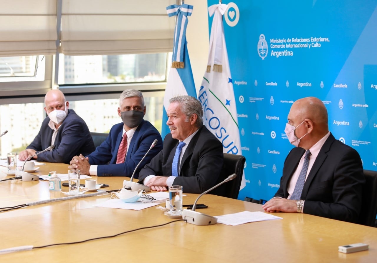 29-04_canciller_sola_provincias