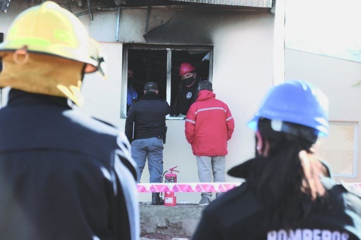la-escuela-albergue-144-aguada-san-roque-fue-escenario-un-peritaje-cargo-los-bomberos