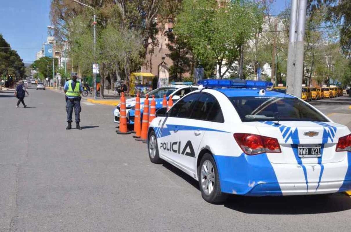 AG.NQN-14.10.20-FOTO-YAMIL-REGULES-NOTAPOLICIA-CONTROLES-COVID (1)