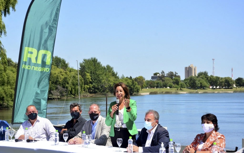 16-12-2020_la_gobernadora_arabela_carreras_anuncio