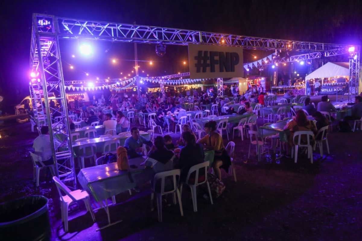 allen-fiesta-de-la-pera-patio-de-comidas-foto-thomes-4