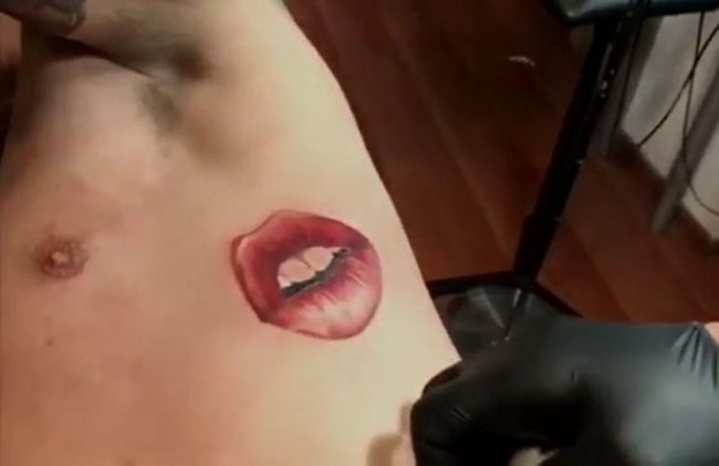 fede-labios-tattoo-650x421