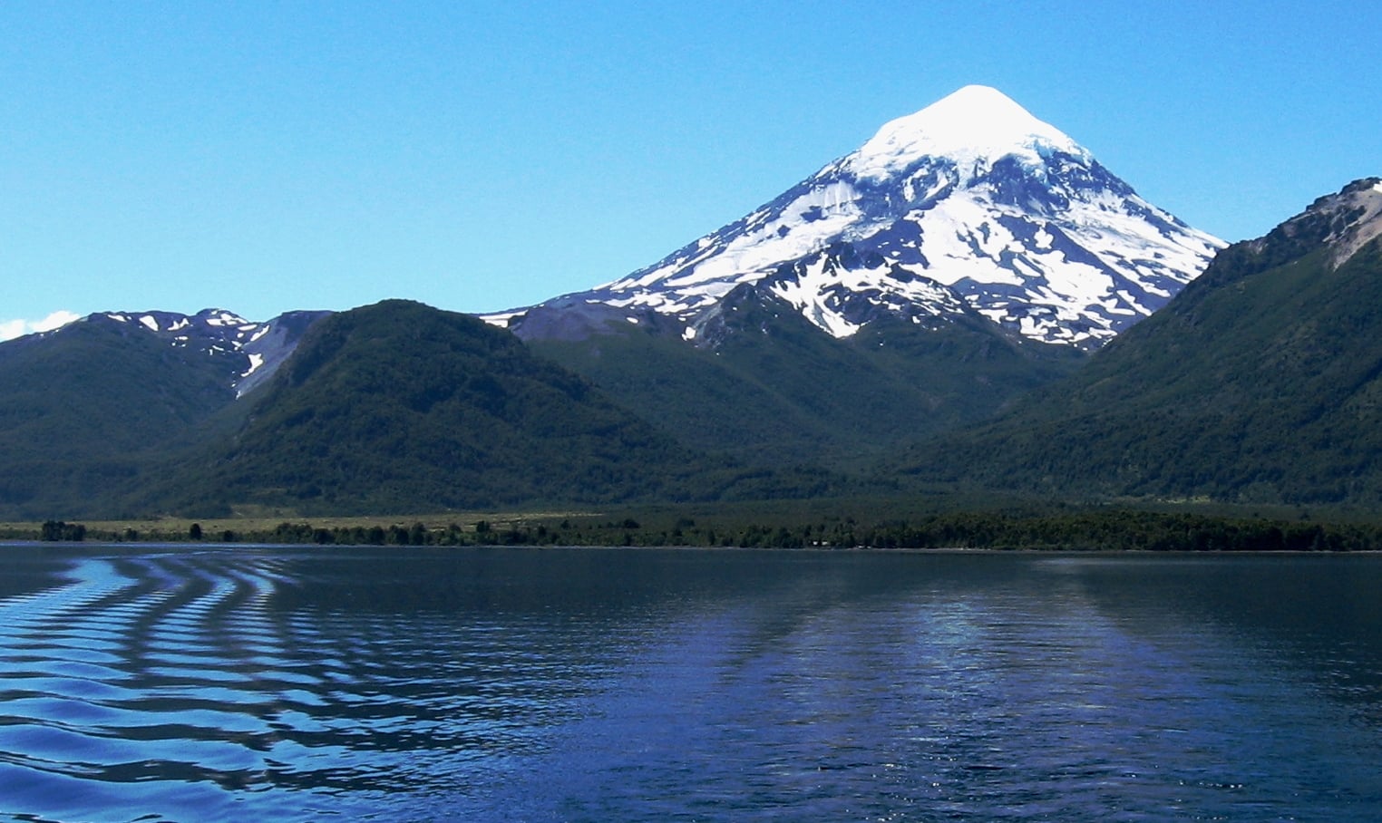 Lanin_Huechulafquen