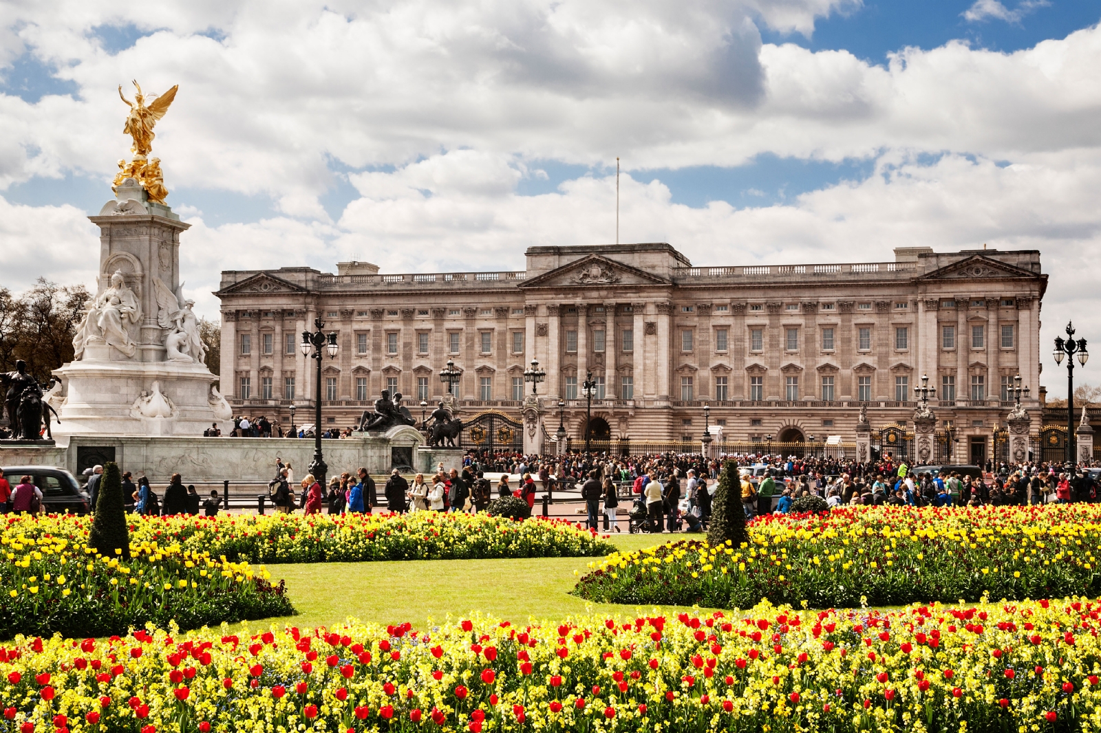 2015-07-31-1438366140-1223653-buckinghampalace