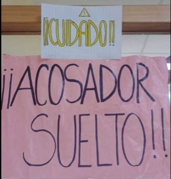 escuela secundaria del CPEM 68 de Villa La Angostura 1