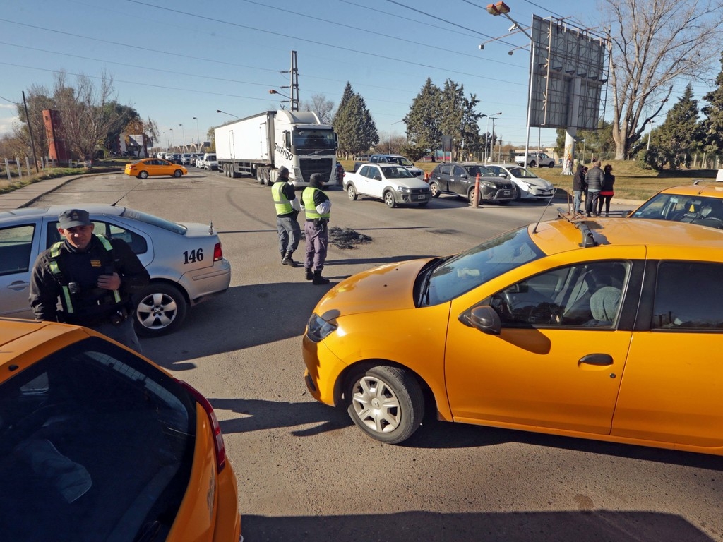 156318895824715-07-2019_un_taxista_resulto_gravemente_herido