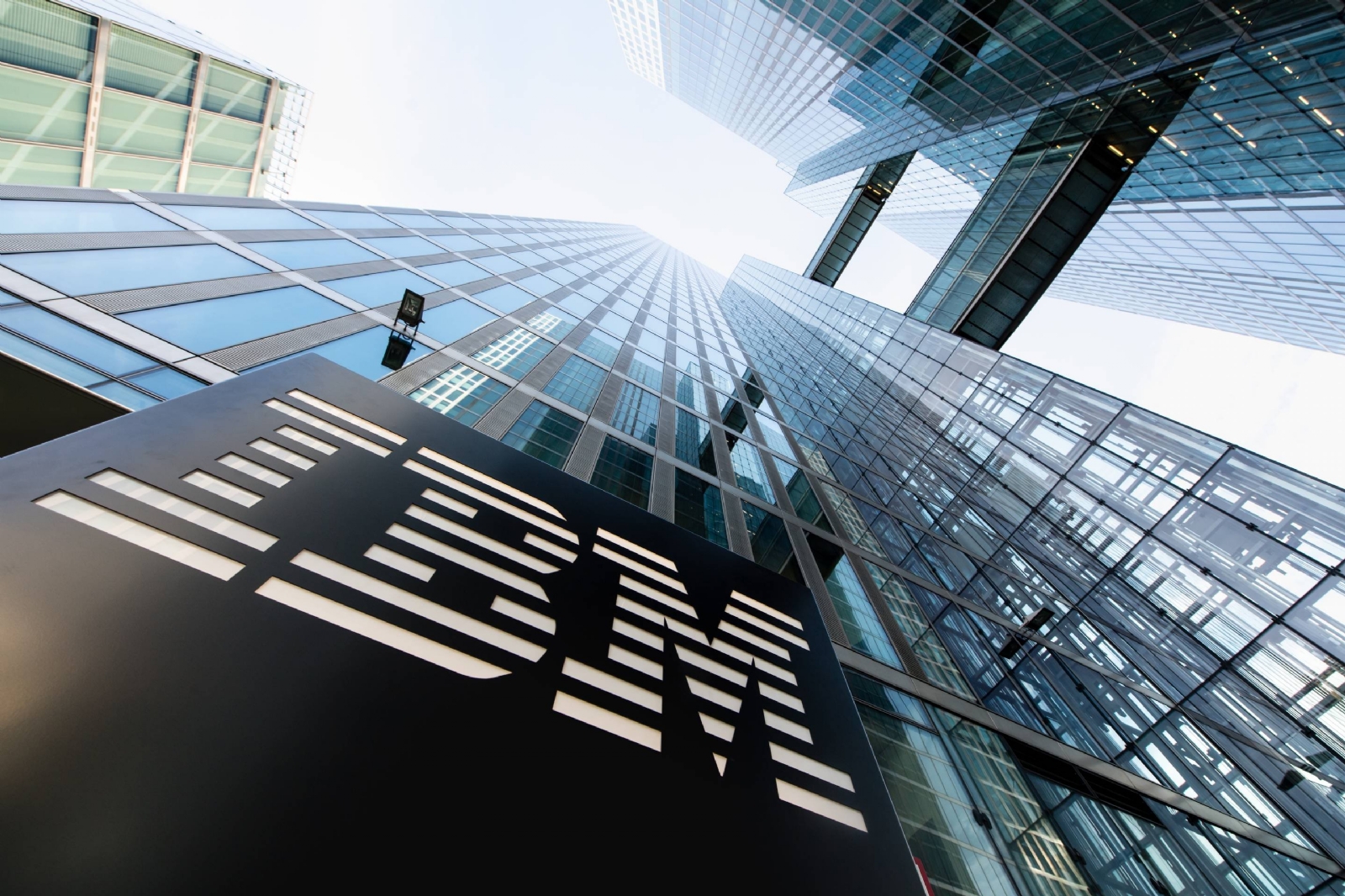 IBM_ZcI0Uet.original