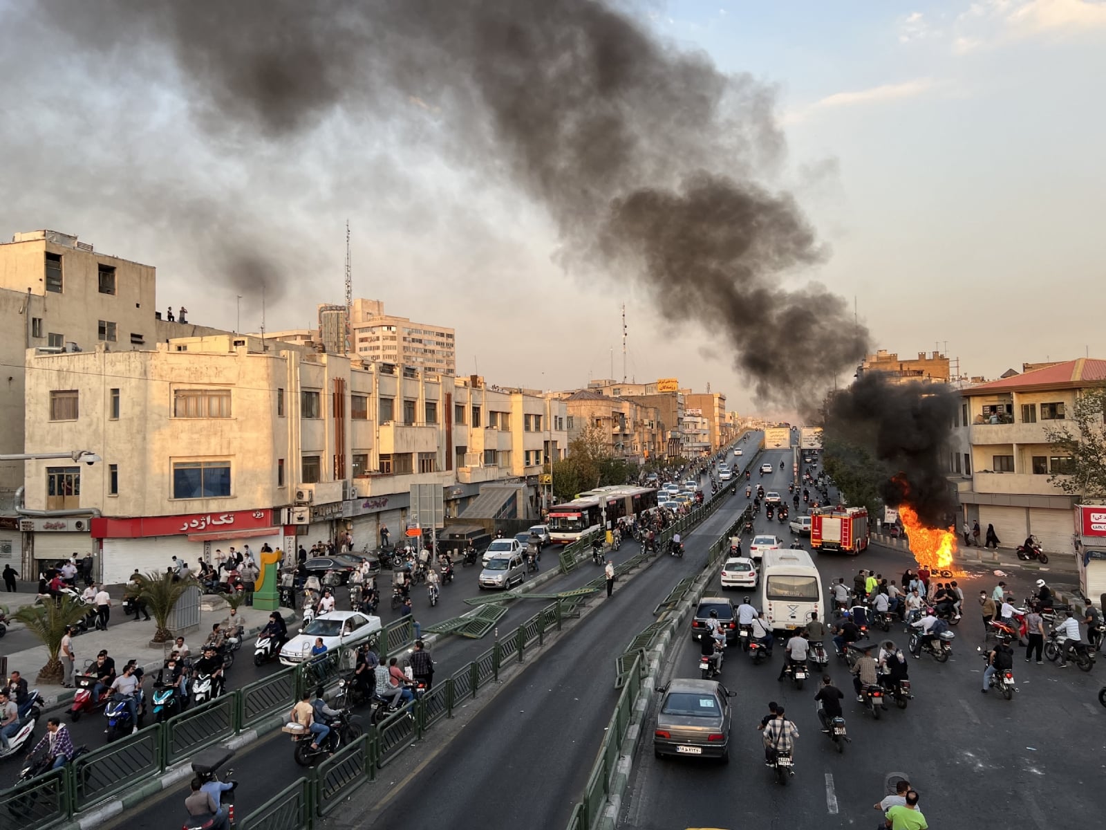 221023015716-05-iran-lawsuit-protests