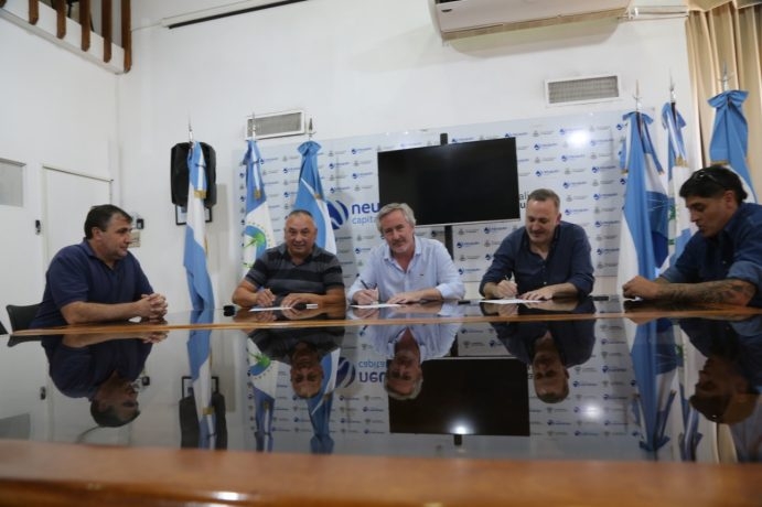 Firma aumento salarios entre la Municipalidad de Neuquén y SITRAMUNE