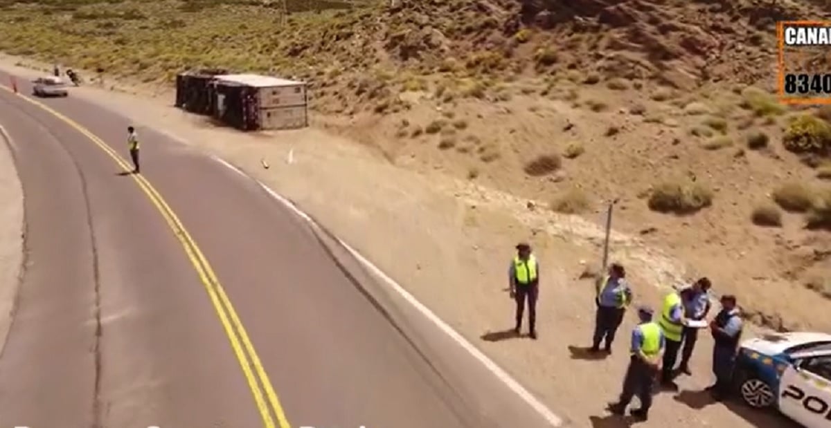volcó camión con frutas que iba a chile