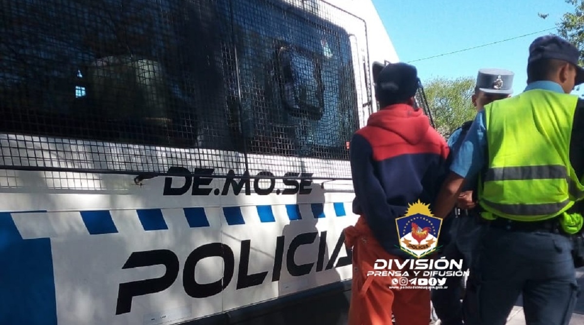 detenido con pedido de captura