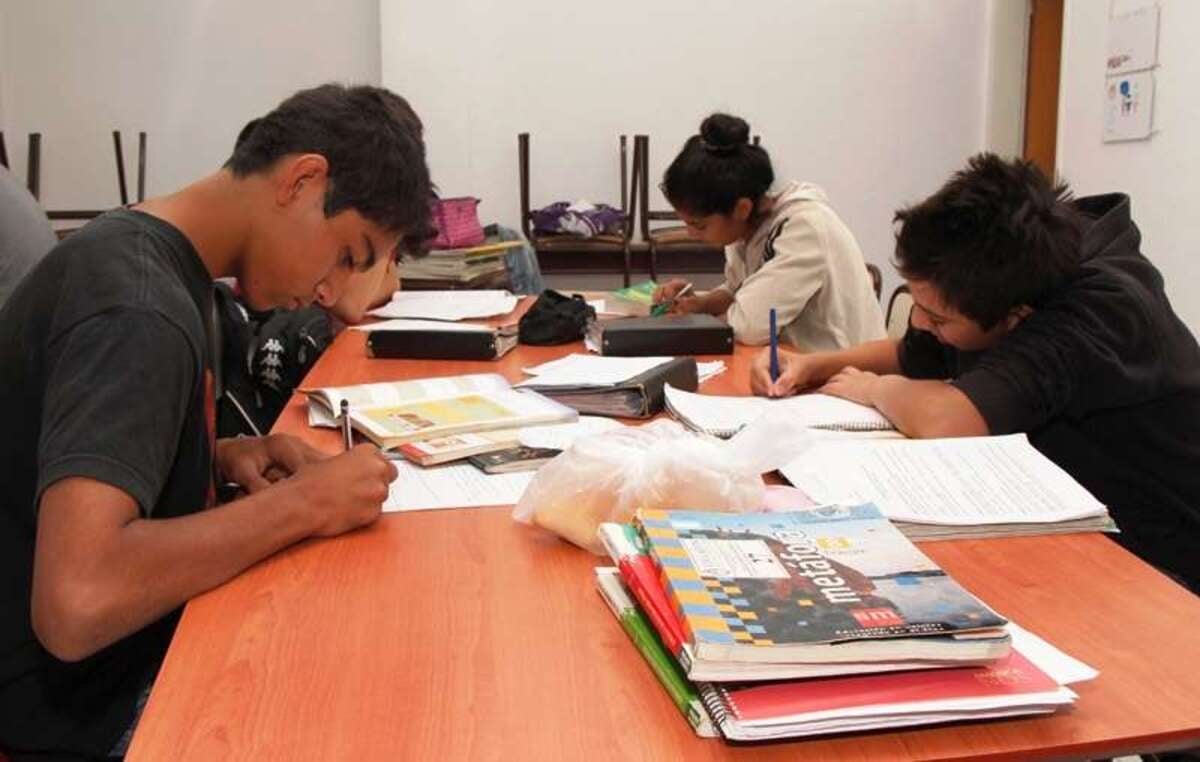 Alumnos en clases de apoyo escolar