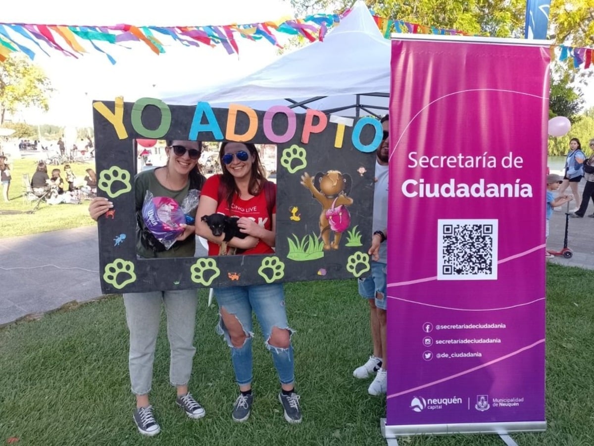 Adopción de perros y gatos en el Paseo COstero del Limay