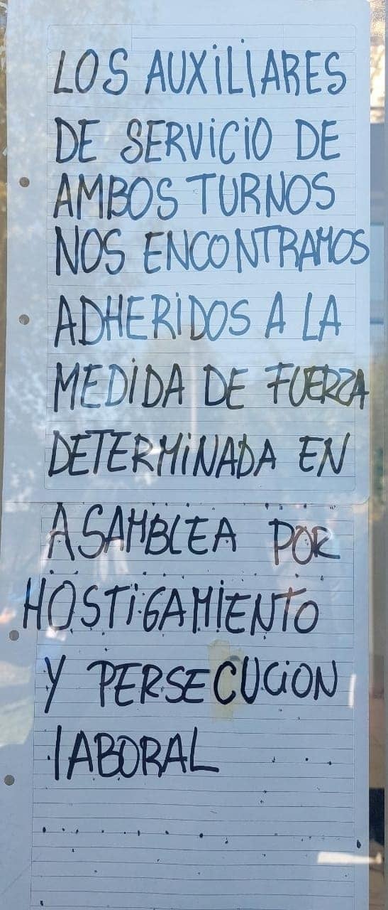 Cartel de las Auxiliares de Servicio del Jardín 82 de Villa La Angostura