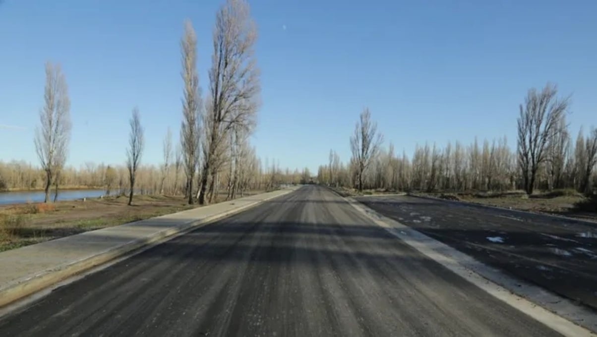 Paseo Costero Oeste sobre el río Limay