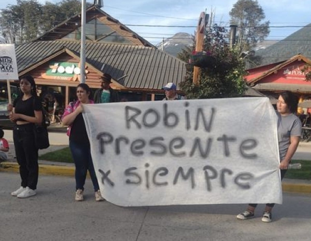 marcha por robinson gatica