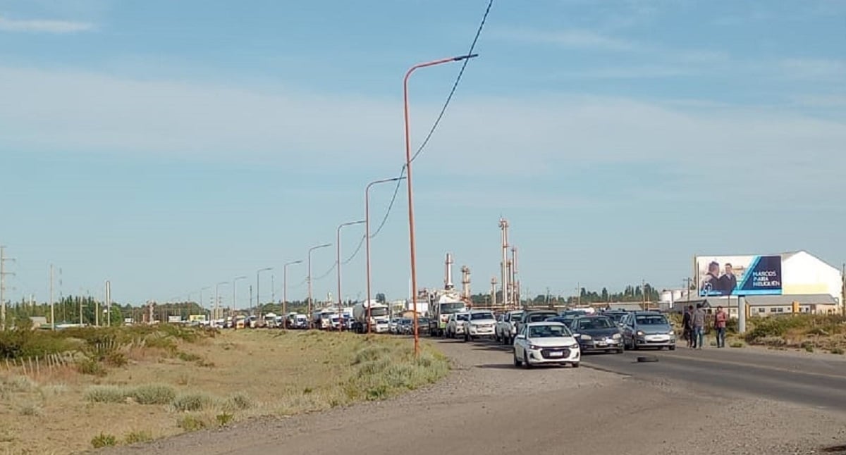 corte ruta 22 acceso plaza huincul