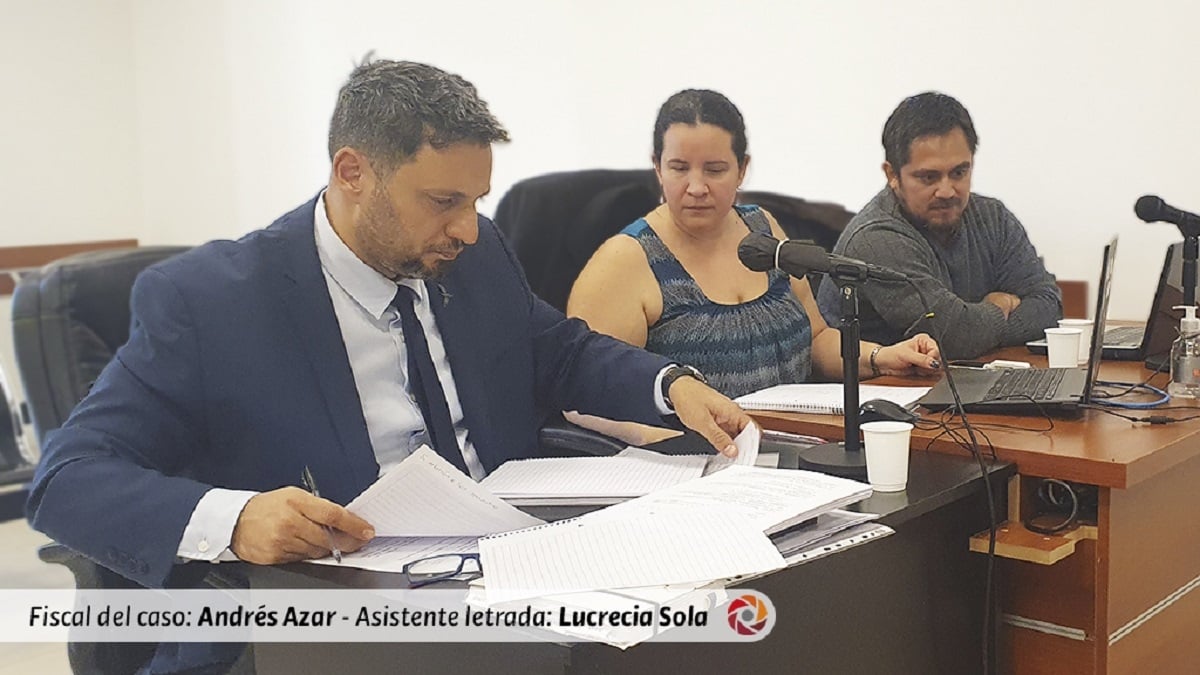 Azar_Sola